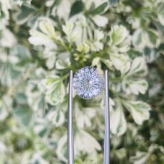 ✨ 3D Unique Cut White Topaz – Sparkle Beyond Dimensions ✨