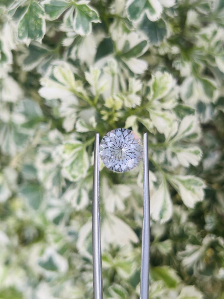 ✨ 3D Unique Cut White Topaz – Sparkle Beyond Dimensions ✨