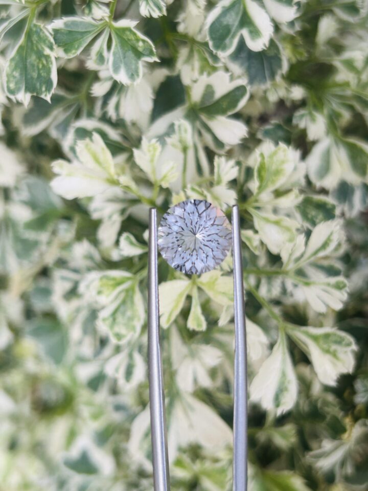 ✨ 3D Unique Cut White Topaz – Sparkle Beyond Dimensions ✨