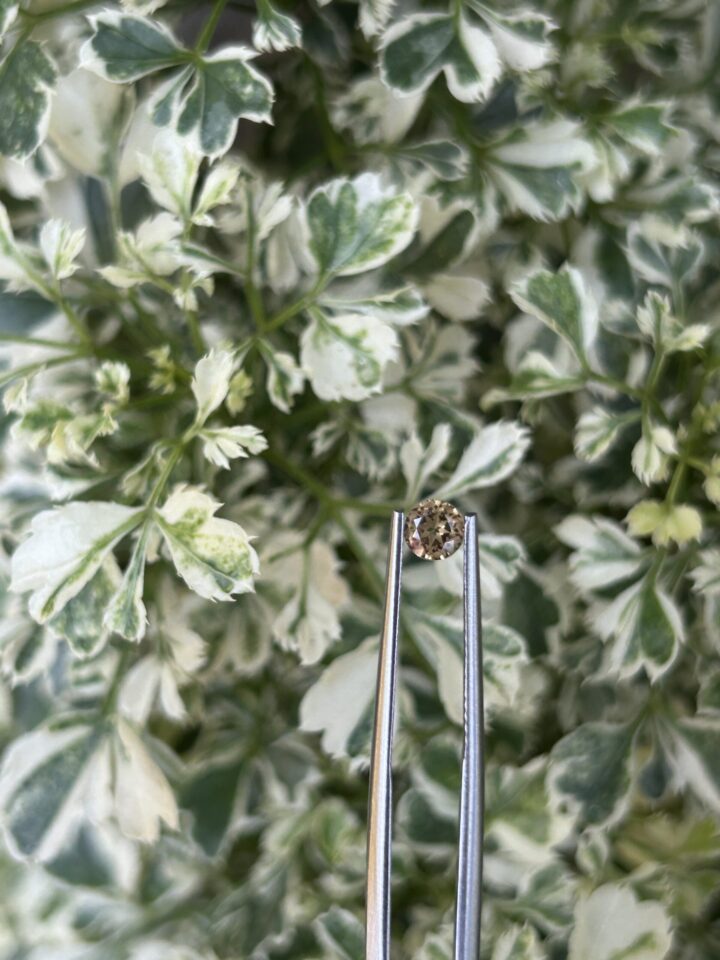 ✨ Zircon Gemstone – The Brilliance of Pure Light & Timeless Beauty ✨