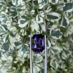 💜 Amethyst – The Gem of Serenity & Royal Elegance 💜