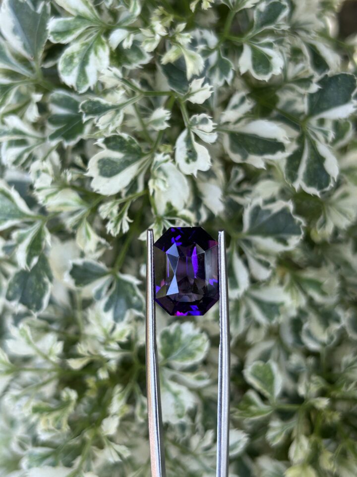💜 Amethyst – The Gem of Serenity & Royal Elegance 💜