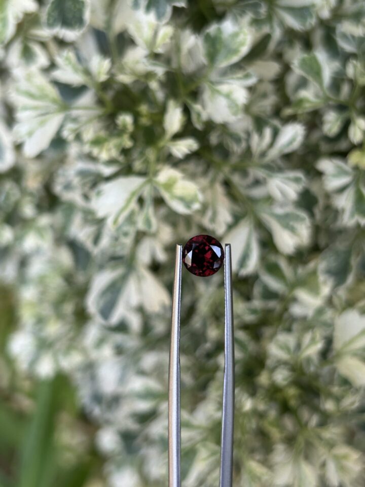 ✨ Garnet Gemstone – The Stone of Passion & Timeless Power ✨