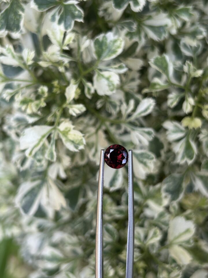 ✨ Garnet Gemstone – The Stone of Passion & Timeless Power ✨