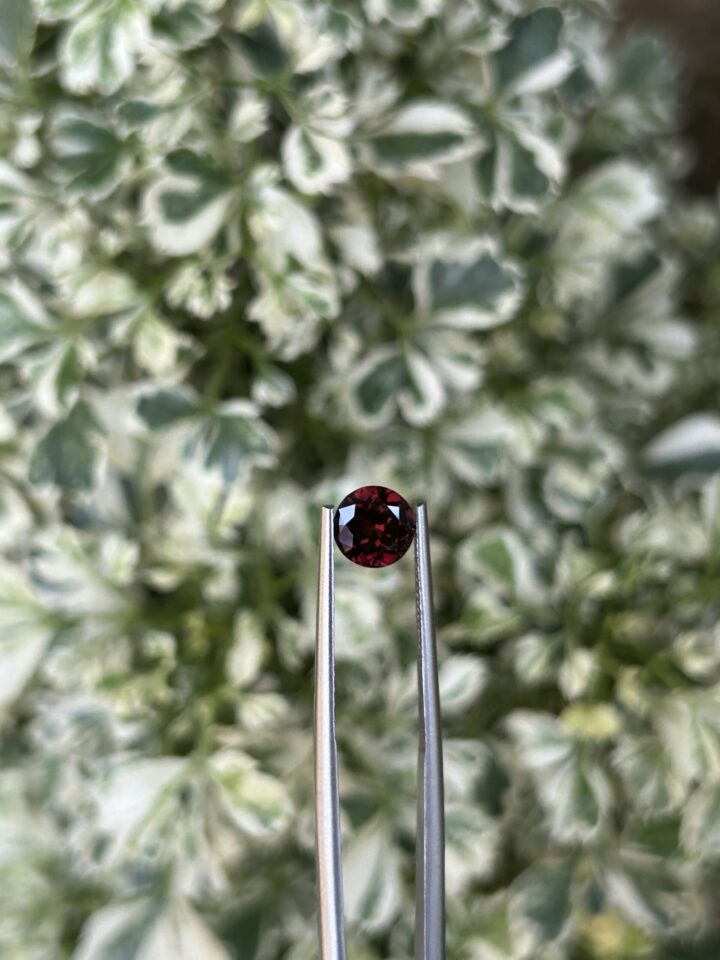 ✨ Garnet Gemstone – The Stone of Passion & Timeless Power ✨