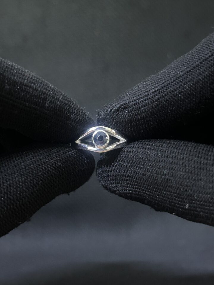 ✨ Ceylorian Sapphire Eye Pendant – Symbol of Protection & Vision ✨