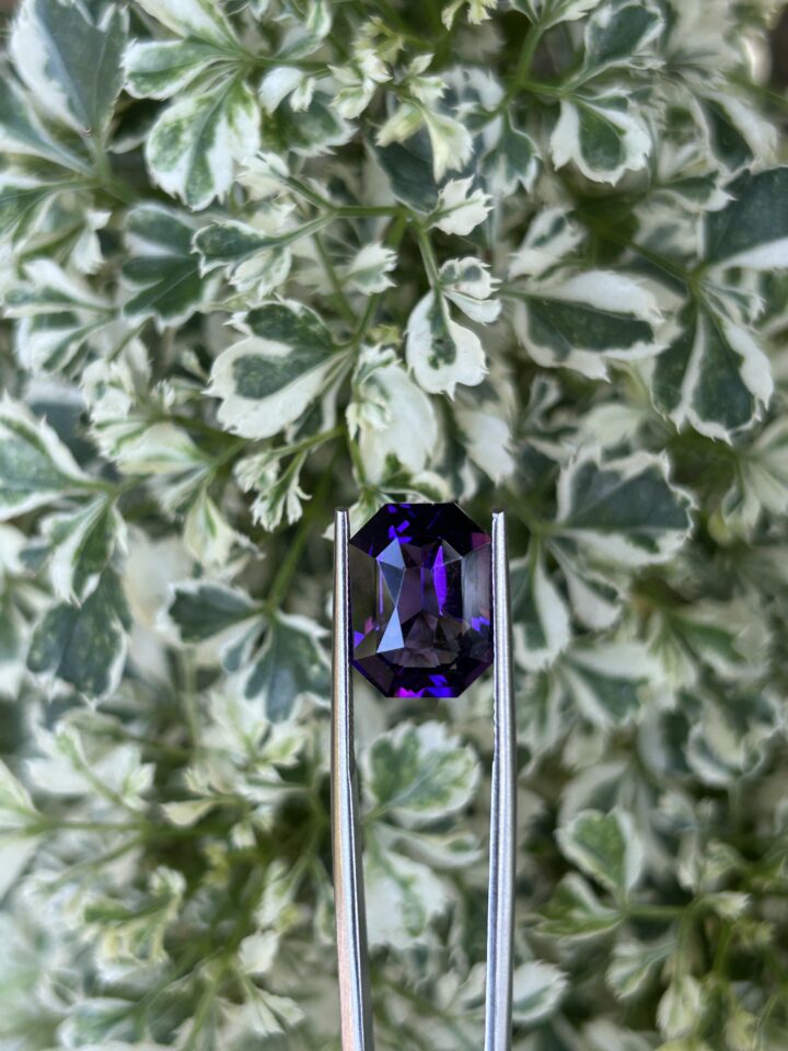 💜 Amethyst – The Gem of Serenity & Royal Elegance 💜
